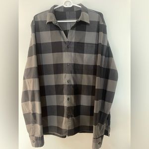 Men’s Lululemon Soft Knit Overshirt in Black & Grey Plaid